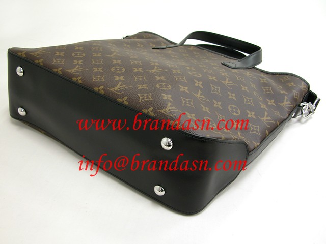 CEBg LOUISVUITTON mOE}JT[@fCBX M56708 g[gobO